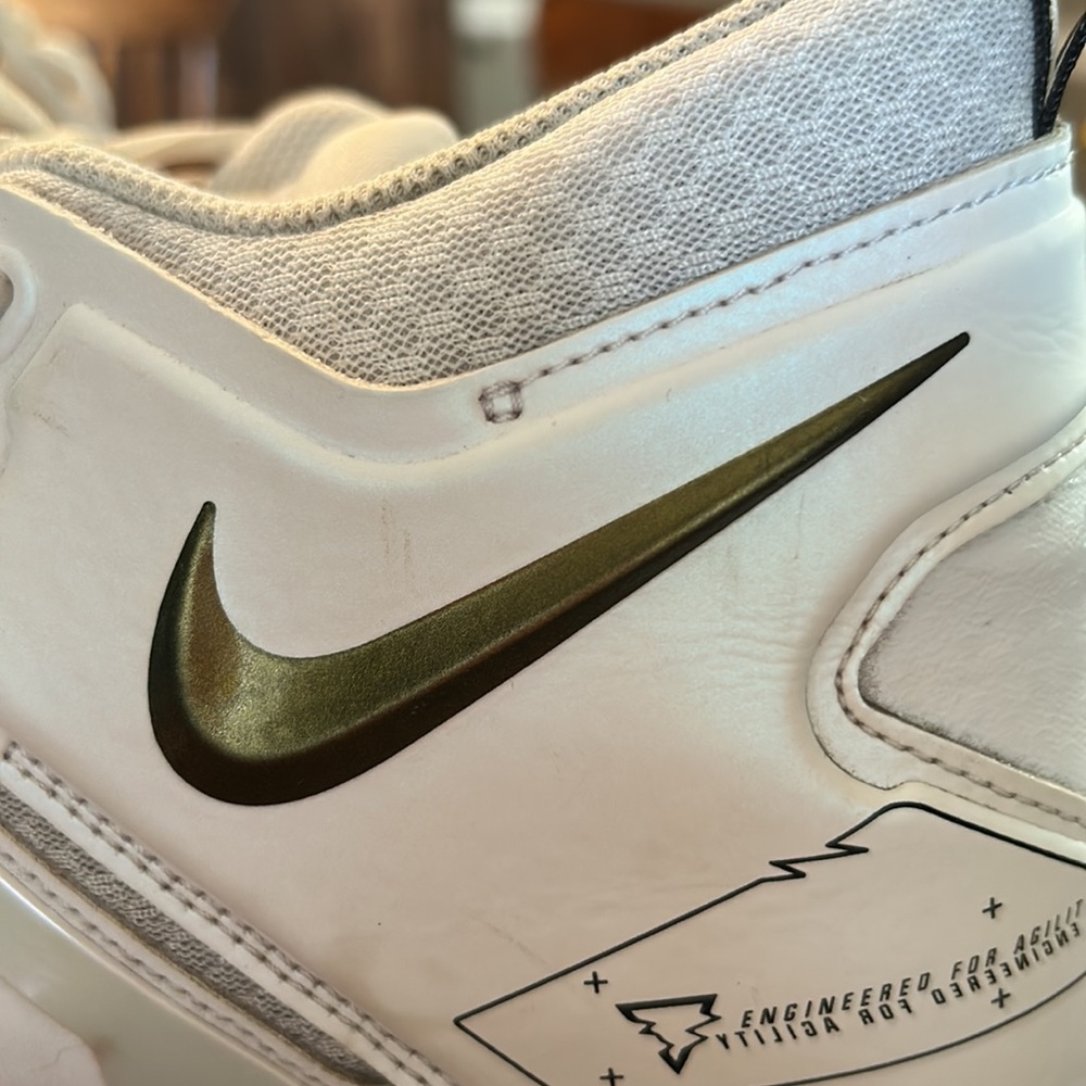 Nike Alpha Menace Pro 3 View 2